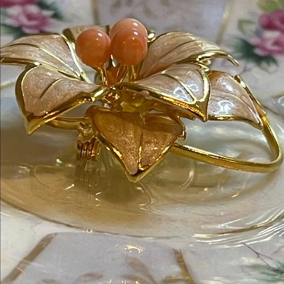 🍄Vintage Gold Plated Metallic Enamel Flower Brooch - Picture 5 of 5